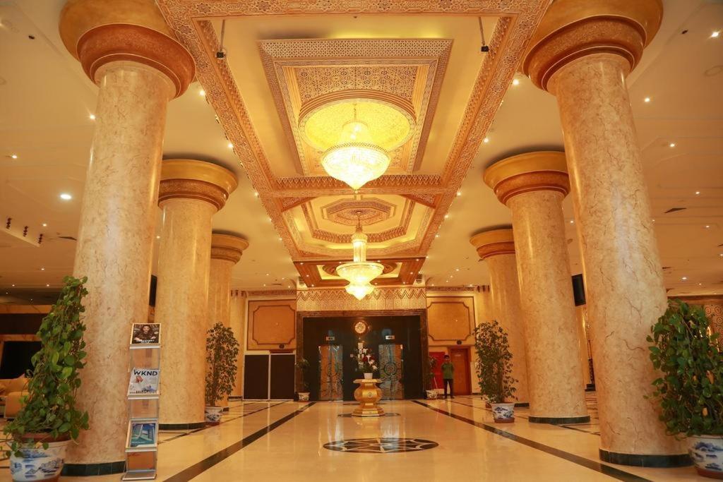 Crown Palace Hotel Аджман Екстериор снимка